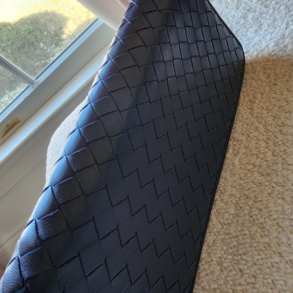 Bottega Veneta Leather Wallet in Deep Blue - Authencity Cert - Picture 7 of 13